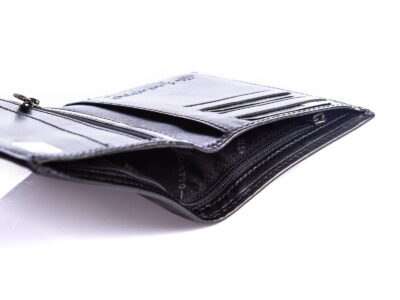 Cienki skórzany portfel męski RFID czarny ZAGATTO - obrazek 4