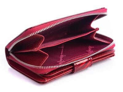 Krwisto czerwony portfel damski lakierowany średni Jennifer Jones - obrazek 6