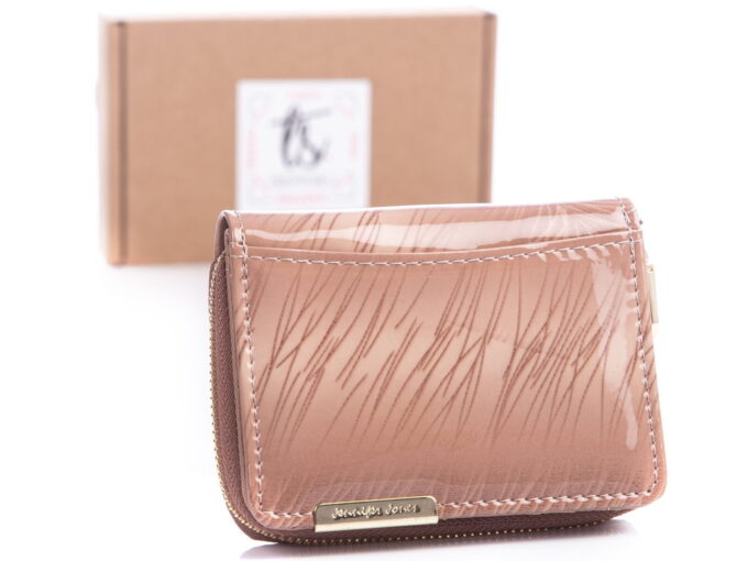 Beżowy mały portfel damski lakierowany Jennifer Jones 5262 w piórka RFID