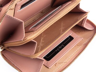 Mini torebka portfel na telefon z paskiem na szyję różowa Jennifer Jones - obrazek 9