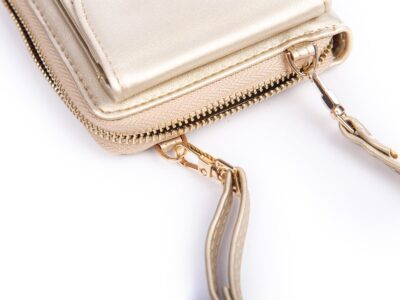 Mini torebka portfel na telefon z paskiem na szyję złota Jennifer Jones - obrazek 10