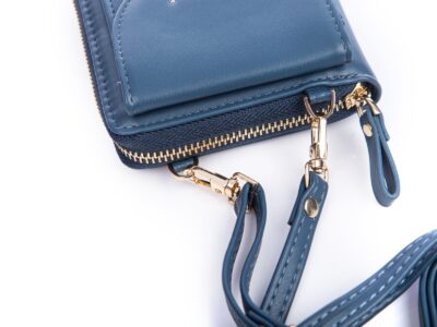 Mini torebka portfel na telefon z paskiem na szyję granatowa Jennifer Jones - obrazek 7