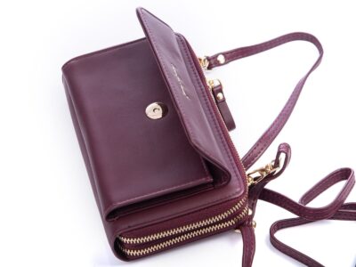 Portfel damski z kieszenią na telefon i paskiem na ramię bordowy Jennifer Jones - obrazek 5