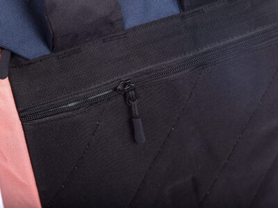 Średni plecak na laptopa z klapką vintage różowo granatowy J Jones - obrazek 6