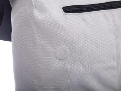 Średni plecak na laptopa z klapką vintage jasno-szary J Jones - obrazek 7