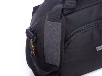 Czarna torba podręczna z rączkami i paskiem na ramię ZAGATTO - obrazek 7