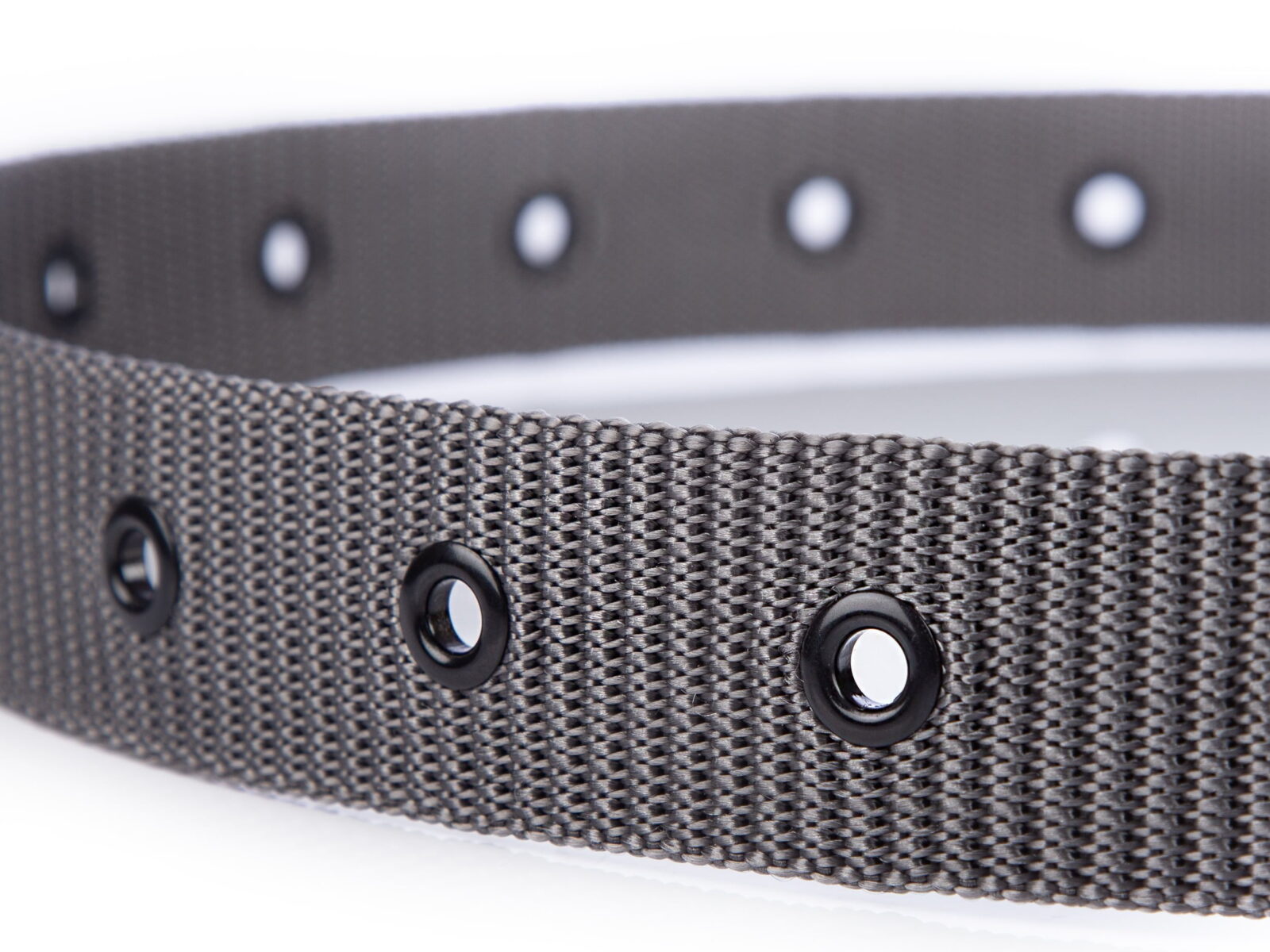 Mocne, metalowe oczka