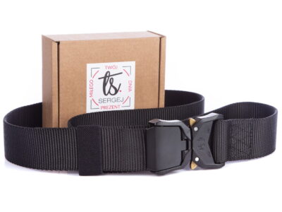 Wojskowy, czarny pasek męski do spodni z dużą, metalową klamrą na zatrzask z przyciskami