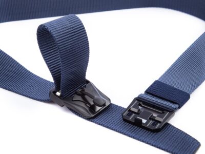 Ciemnoniebieski wojskowy pas do spodni z kalmrą na magnes czarną SERGEJ