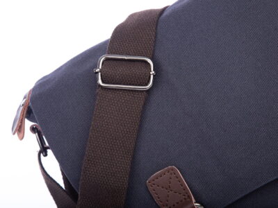 Średnia płócienna granatowa torba na ramię z klapą SERGEJ - obrazek 4