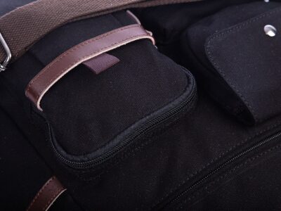 Pojemna pionowa torba w stylu vintage na laptopa czarna SERGEJ - obrazek 9