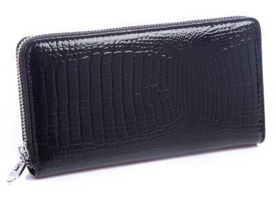 Czarny lakierowany portfel kopertowy damski Jennifer Jones - obrazek 2