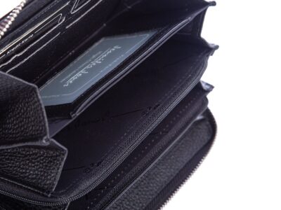 Czarny lakierowany portfel kopertowy damski Jennifer Jones - obrazek 5