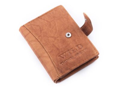 Pionowy portfel męski skórzany beżowy zapinany na zatrzask WILD - obrazek 3