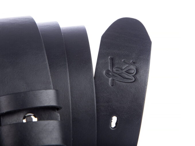 Na końcu wytłoczone logo polskiej marki