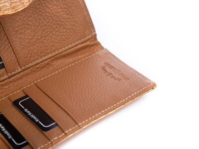 Duży lakierowany portfel damski złoty RFID Jennifer Jones - obrazek 5