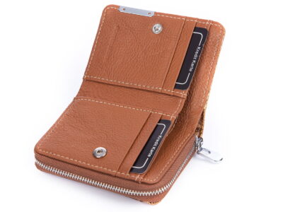 Mały portfel damski lakierowany złoty Jennifer Jones - obrazek 4