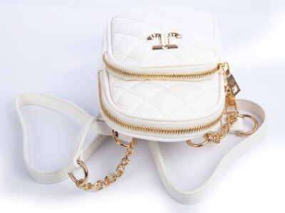 Mini torebka damska pionowa pikowana biała Jennifer Jones - obrazek 6