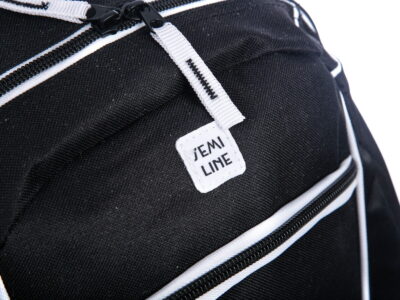 Lekki, średni plecak do szkoły czarny z białymi elementami - obrazek 7