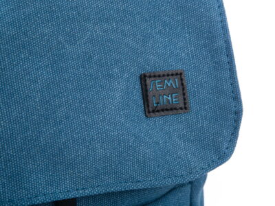 Płócienny plecak w kolorze niebieskim w stylu retro z klapą A4 Semi Line - obrazek 9