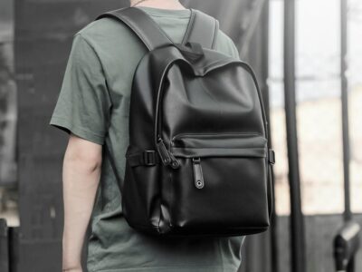 Duży plecak miejski z miejscem na laptopa czarny A4 - obrazek 10