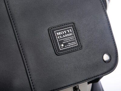 Duży elegancki plecak z wysokogatunkowej skóry ekologicznej beżowo-czarny - obrazek 11