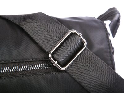 Elegancka torba męska na ramię czarna pozioma z klapką Bellugio - obrazek 4