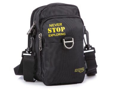 Czarna materiałowa saszetka męska na ramię