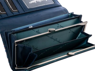 Portfel damski lakierowany z kieszenią zapinaną na bigiel wewnątrz RFID biały - obrazek 5