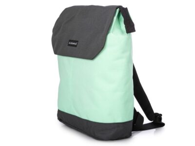 Jasnozielony pastelowy plecak miejski z klapką mieszczący A4 - obrazek 2