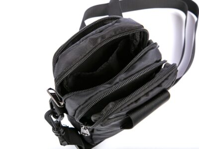 Saszetka męska na co dzień z paskiem na ramię i mocowaniem do paska czarna - obrazek 4