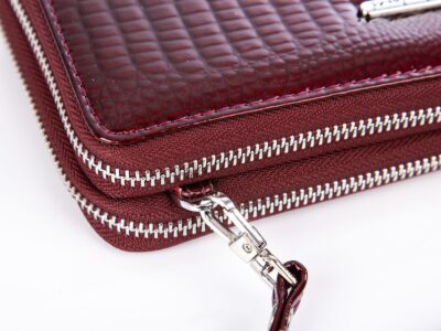 Portfel damski z paskiem na ramię bordowy Jennifer Jones - obrazek 8