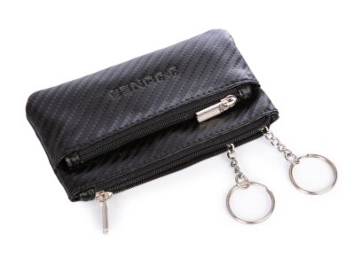 Etui na klucze czarne z wzorem carbon - obrazek 3