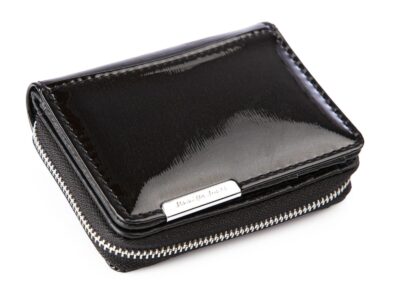Mały lakierowany czarny portfel damski Jennifer Jones - obrazek 2