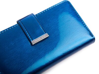 Portfel damski lakierowany w metaliczne linie niebieski Jennifer Jones - obrazek 3