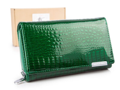 Duży portfel damski lakierowany w kolorze butelkowej zieleni kroko RFID