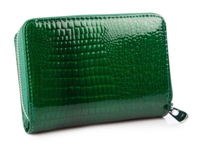 Średni portfel damski lakierowany w kolorze butelkowej zieleni Jennifer Jones - obrazek 2