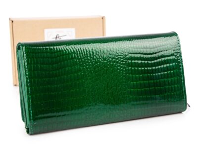 Zielony portfel damski lakierowany croco z kieszenią na monety na zamek wewnątrz - obrazek 2