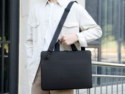 Cienka i lekka czarna torba na laptopa 15.6" cali z miękką podszewką Miru - obrazek 2