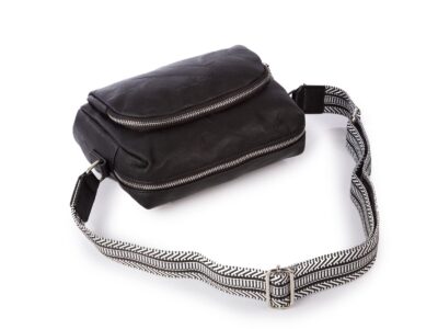 Czarna nieduża torebka damska miejska miękka Jennifer Jones - obrazek 4