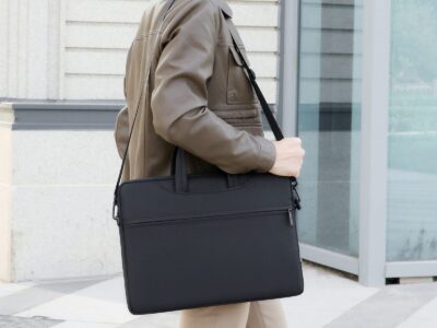 Cienka i lekka czarna torba na laptopa 15.6" cali z miękką podszewką Miru - obrazek 2