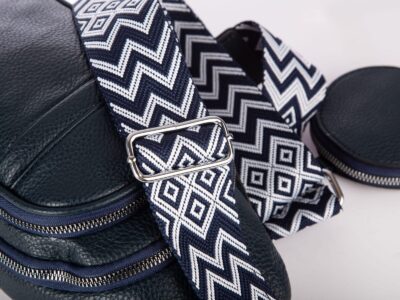 Damski plecak miejski na jedno ramię granatowy z saszetką - obrazek 7