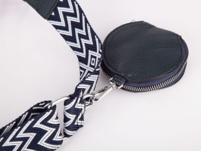 Damski plecak miejski na jedno ramię granatowy z saszetką - obrazek 5