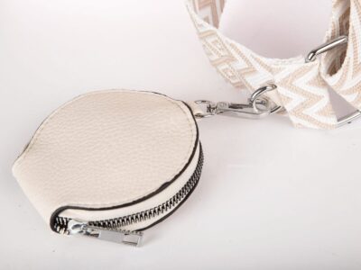 Jasnobeżowy plecak damski na jedno ramię miejski elegancki - obrazek 4