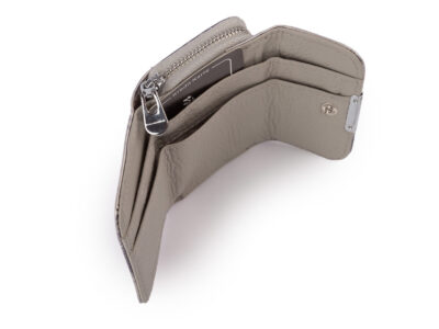 Mała portmonetka damska lakierowana srebrna z motylkami Jennifer Jones - obrazek 5