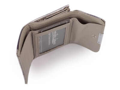 Mała portmonetka damska zapinana na bigiel lakierowana srebrna w motylki - obrazek 5