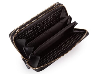 Elegancki portfel damski Jennifer Jones w kolorze czarnym z ekoskóry, z dwoma komorami i odpinanym paskiem na ramię - obrazek 4