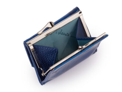 Mała portmonetka damska zapinana na bigiel lakierowana niebieska w motylki - obrazek 3