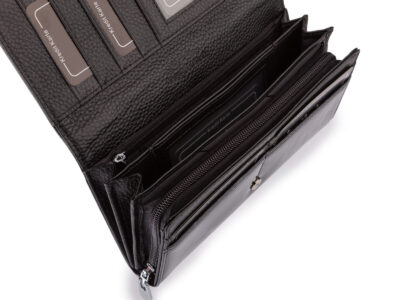 Duży poziomy portfel damski lakierowany z wzorem w tłoczone motylki czarny - obrazek 5