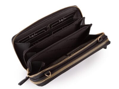 Elegancki portfel damski Jennifer Jones w kolorze czarnym z ekoskóry, z dwoma komorami i odpinanym paskiem na ramię - obrazek 5